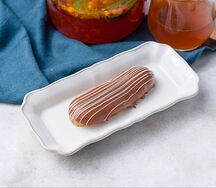 Эклер с соленой карамелью