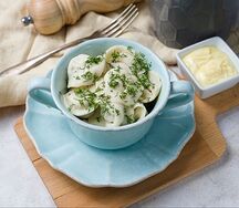 Домашние пельмени из трех видов мяса со сметаной