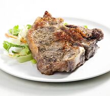 Entrecote grillée au beurre vert