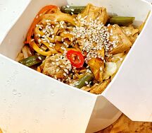 Вок с курицей