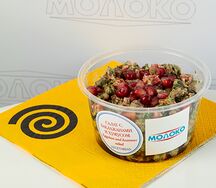 Салат с баклажанами и хумусом