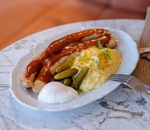 Колбаски с картофельным кремом