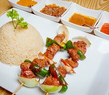Brochettes ténéré du niger avec attiéké