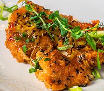 Куриное филе в хрустящей панировке с соусом сладкий чили