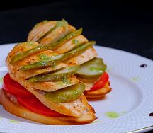Брускетта с куриным филе 