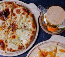 Хычины с сыром и зеленью