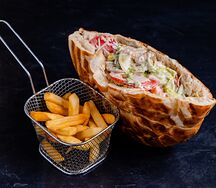 Фирменный кебаб из курицы с фри