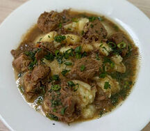 Мясо, тушенное в собственном соку с гарниром