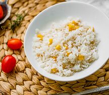 Рис припущенный с кукурузой