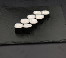 Маки с курицей