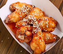 Куриные крылышки в сладком соусе Чили