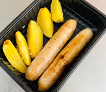 Купаты с картофельными дольками