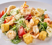 Салат Цезарь с креветкой