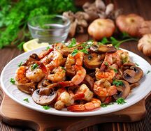 Crevettes sautées aux champignons de Paris
