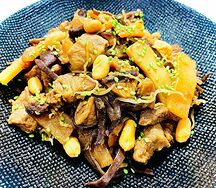 Porc sauté aux champignons noirs et aux légumes