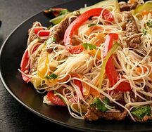 Filet sauté aux vermicelles et aux légumes
