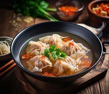 Soupe wonton avec vermicelles de riz