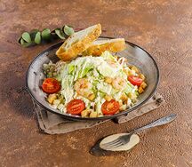 Салат Цезарь с креветками