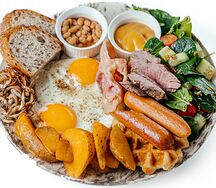 Большой завтрак Комод