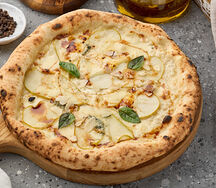 С грушей, горгонзолой и солёной карамелью