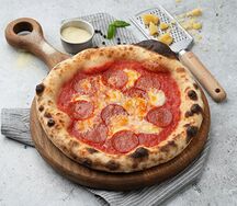 Пепперони с раклетом и острым маслом