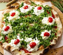 Пицца Буррата с рукколой