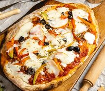 Римская пицца Пьемонтезе с сыром скаморца