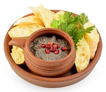 Икра грибная с хлебом пури  