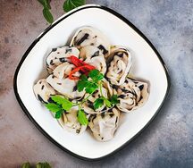 Белый бык черное ухо