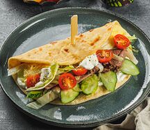 Кыстыбургер с кониной и овощами