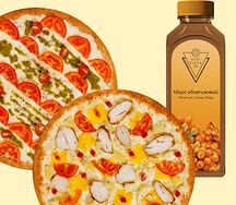 2 пиццы и напиток