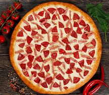 Пицца с окороком и сервелатом