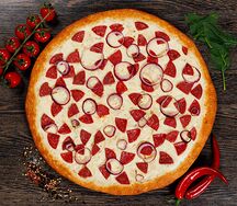 Пицца Сервелат с луком