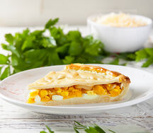 Пирог с луком и яйцом