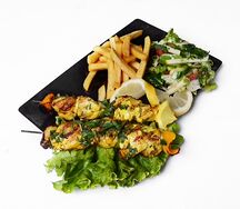 3 brochettes mix, frites, salade