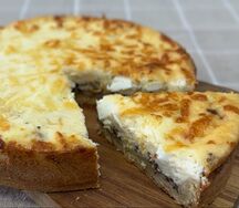 Киш лорен с рыбой и яйцом со сметанной заливкой
