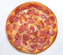 Пицца со сервелатом