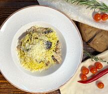 Паста с цыплёнком и грибами