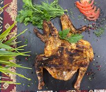 Цыпленок-корнишон на мангале