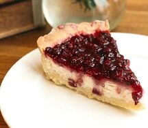 Творожный пирог с брусникой