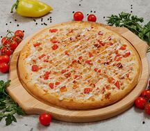 Пицца Курица под чесночным соусом