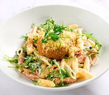 Пенне с котлетой из индейки