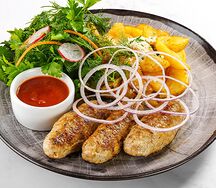 Чевапичи с картофелем по-деревенски