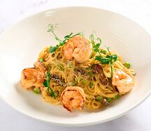 Спагетти с креветками и шиитаке