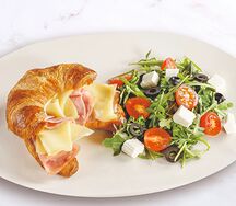 Круассан с ветчиной и сыром