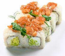 Ролл тартар с лососем