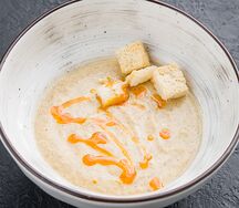 Суп-пюре из шампиньонов с гренками