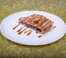 Вишнево-яблочный штрудель