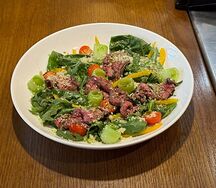 Салат с ростбифом