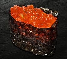 Гункан Красная икра спайси